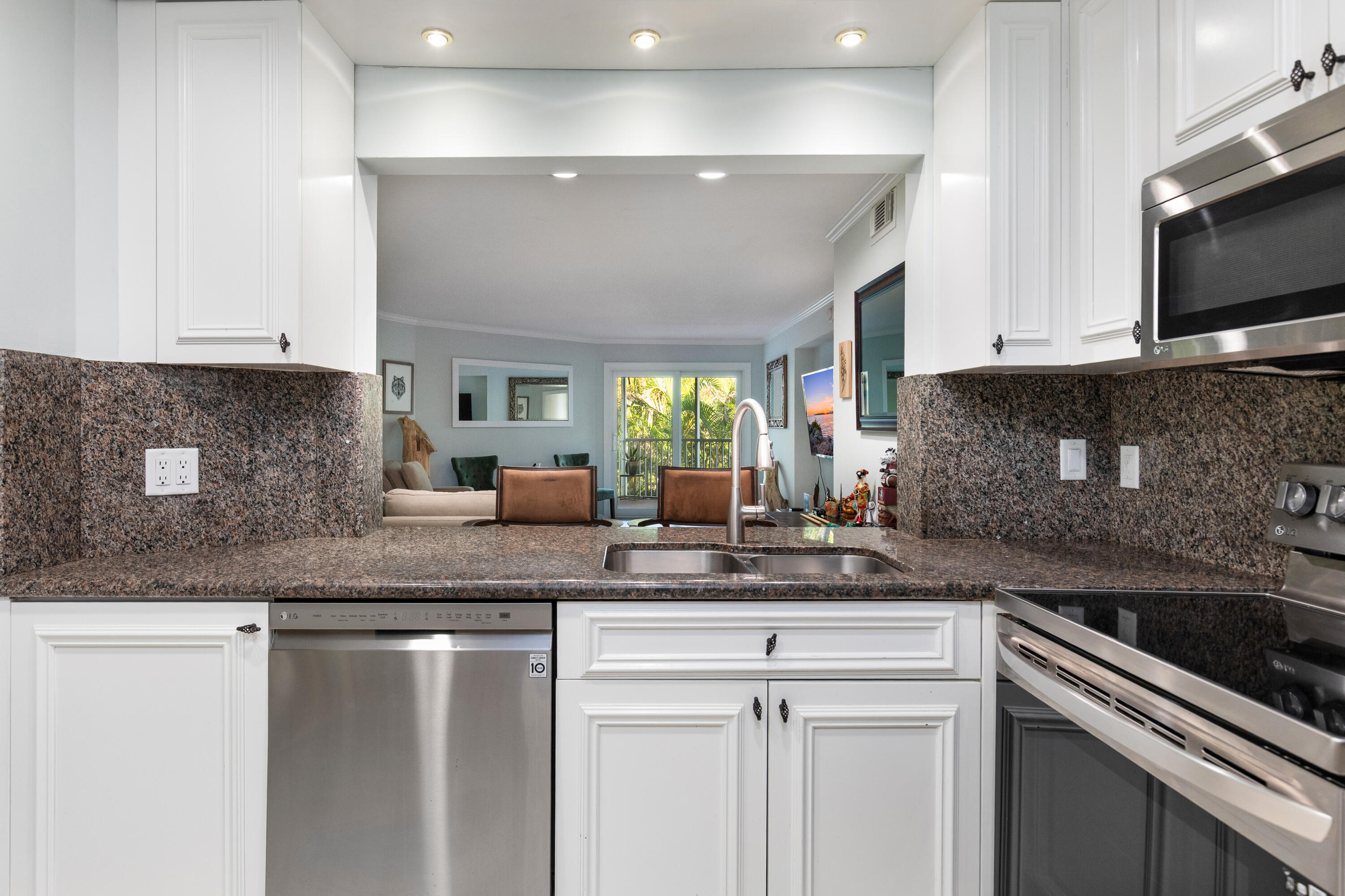 961 S Ocean #302, Deerfield Beach FL 33441