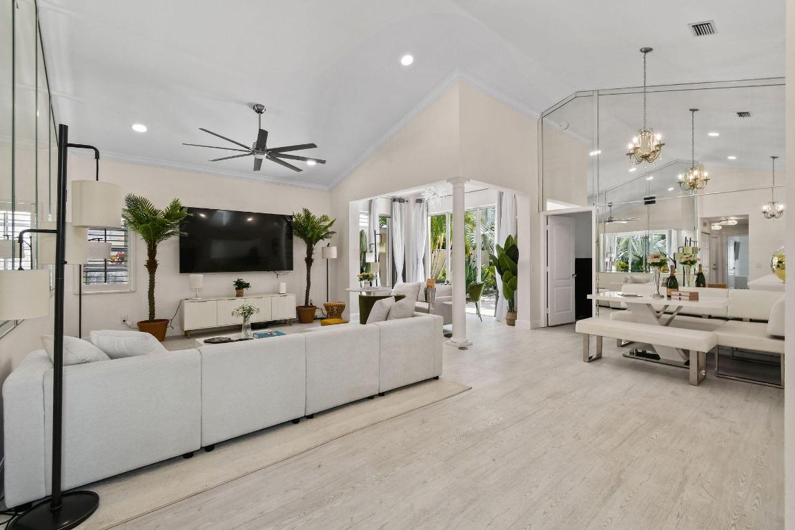 9293 Heathridge, West Palm Beach FL 33411