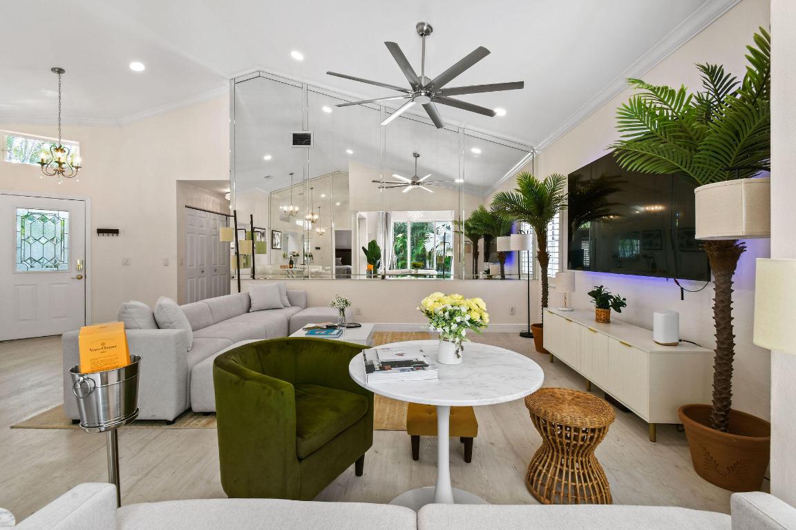 9293 Heathridge, West Palm Beach FL 33411