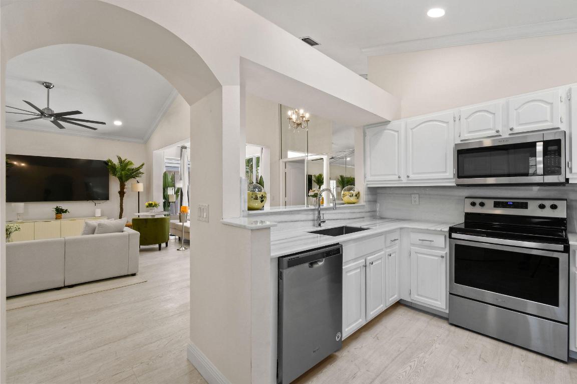 9293 Heathridge, West Palm Beach FL 33411