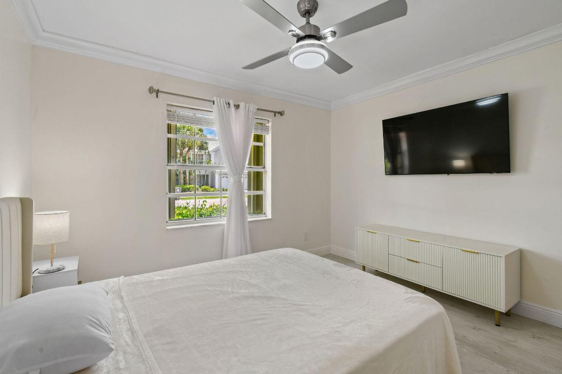 9293 Heathridge, West Palm Beach FL 33411