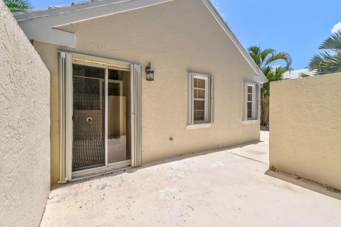 9293 Heathridge, West Palm Beach FL 33411
