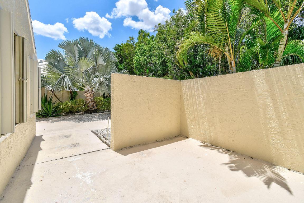 9293 Heathridge, West Palm Beach FL 33411