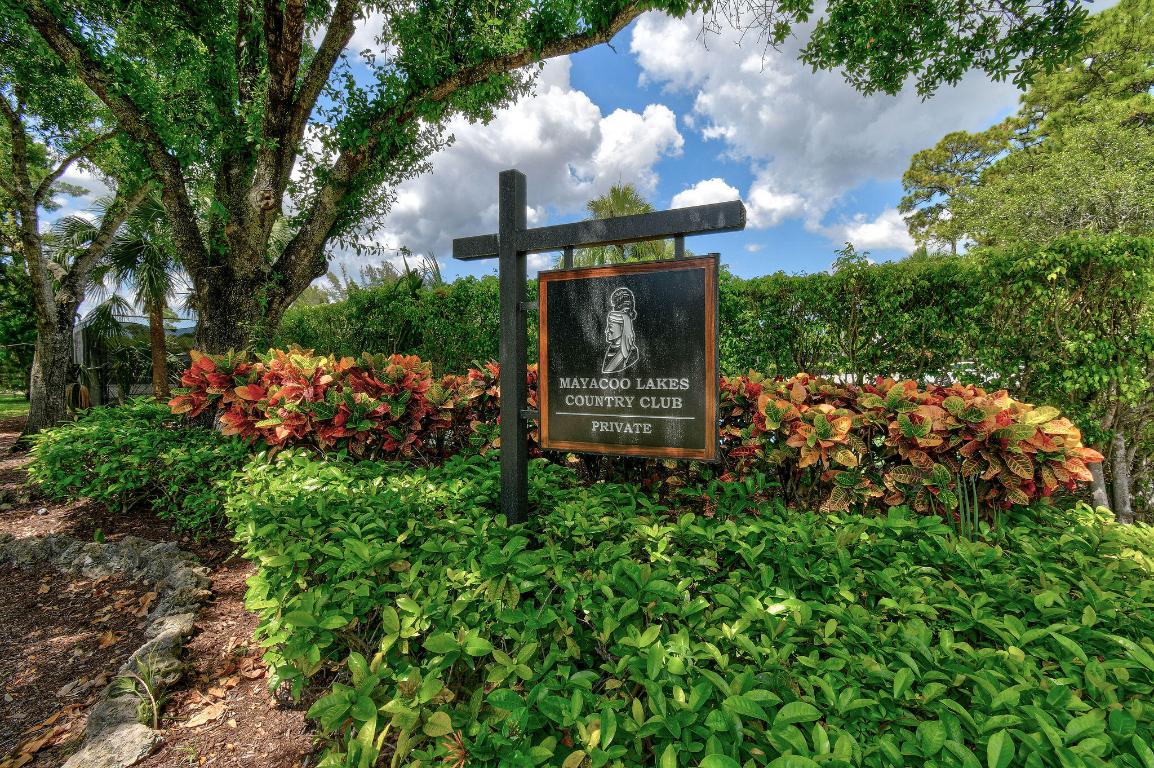 9293 Heathridge, West Palm Beach FL 33411