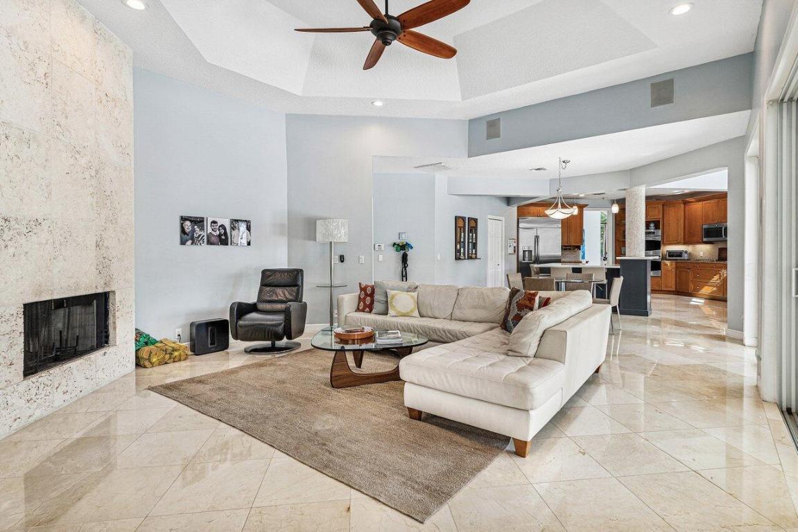 2450 NW 41st, Boca Raton FL 33431