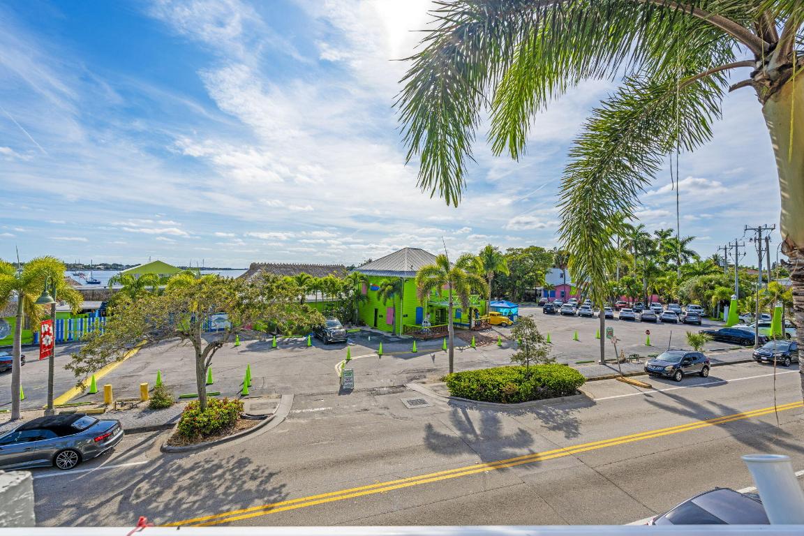 305 E Ocean #Th-7, Lantana FL 33462