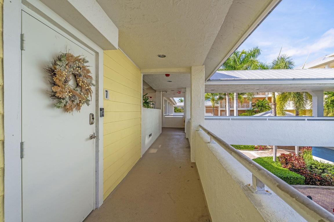 305 E Ocean #Th-7, Lantana FL 33462