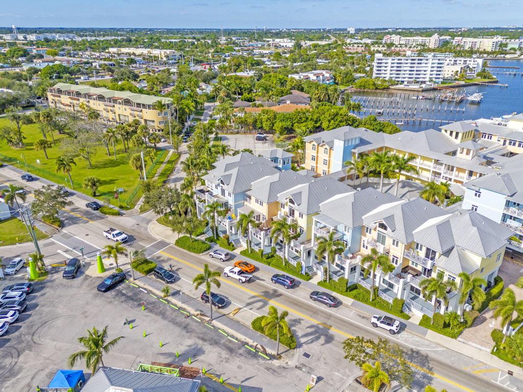 305 E Ocean #Th-7, Lantana FL 33462