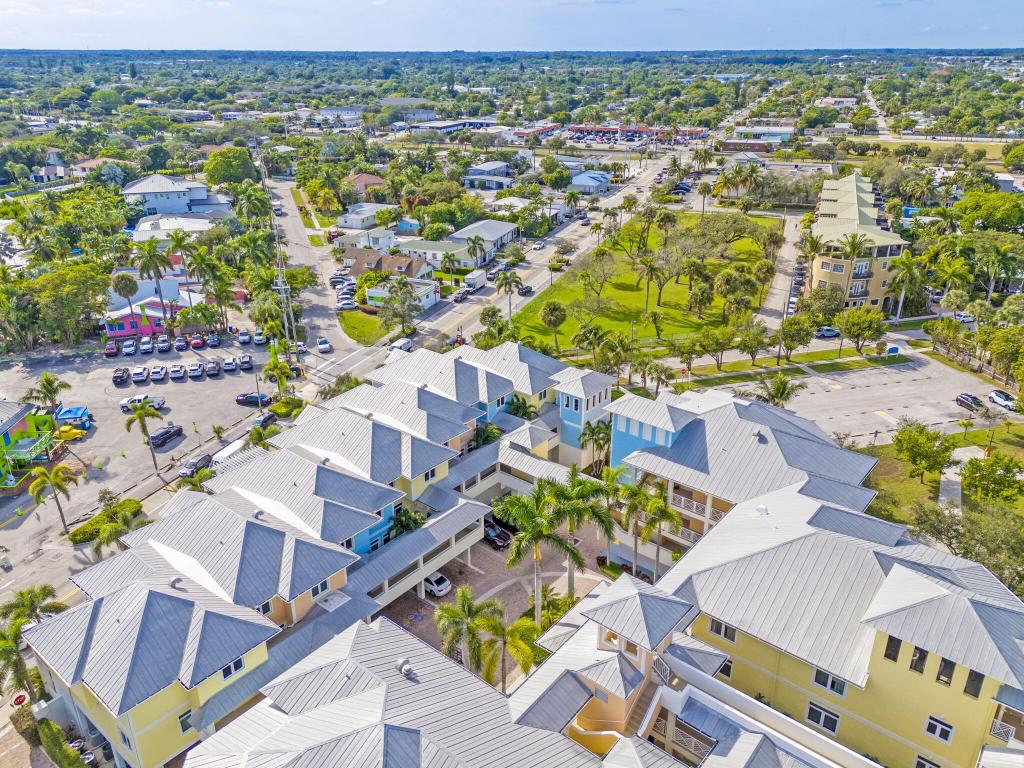 305 E Ocean #Th-7, Lantana FL 33462