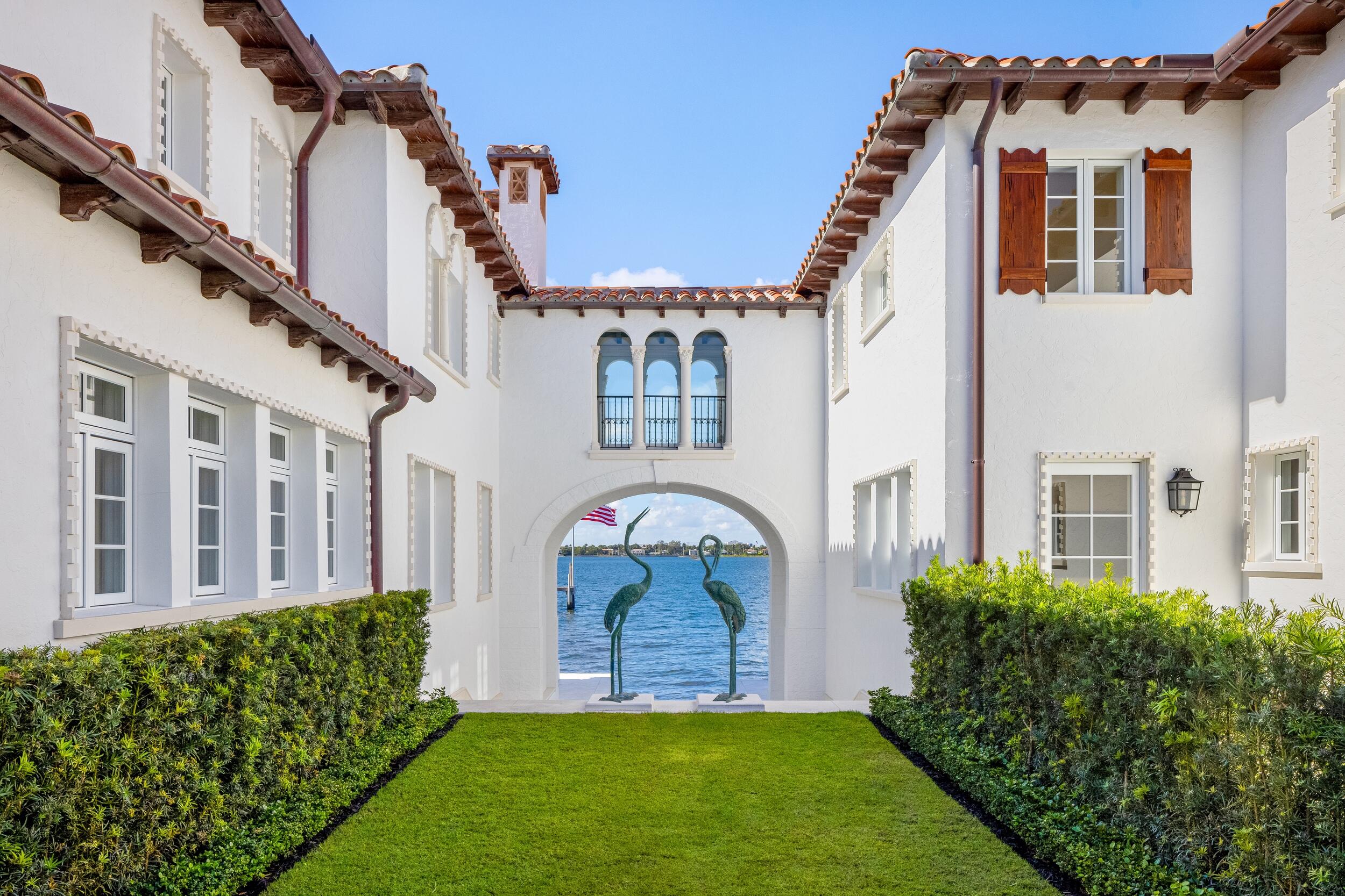 800 S County, Palm Beach FL 33480