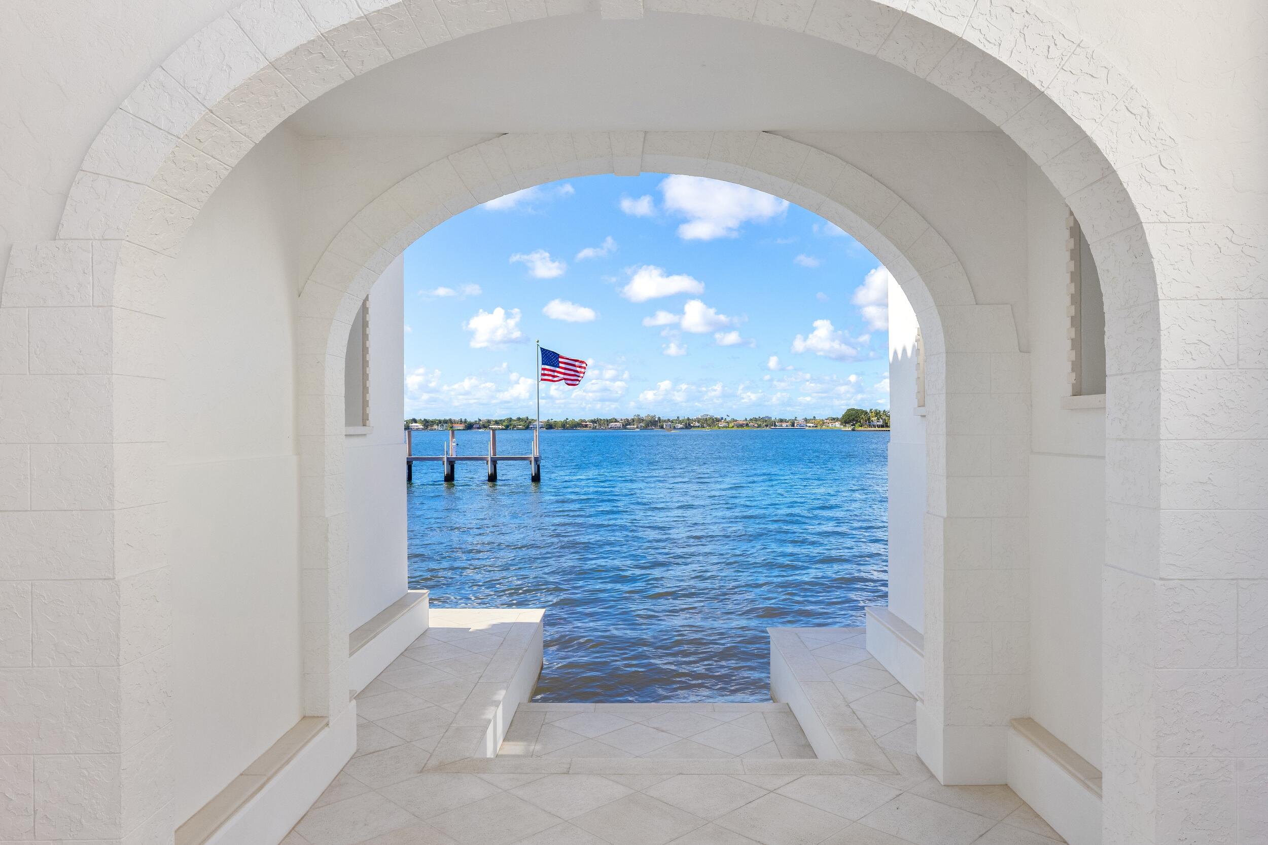 800 S County, Palm Beach FL 33480
