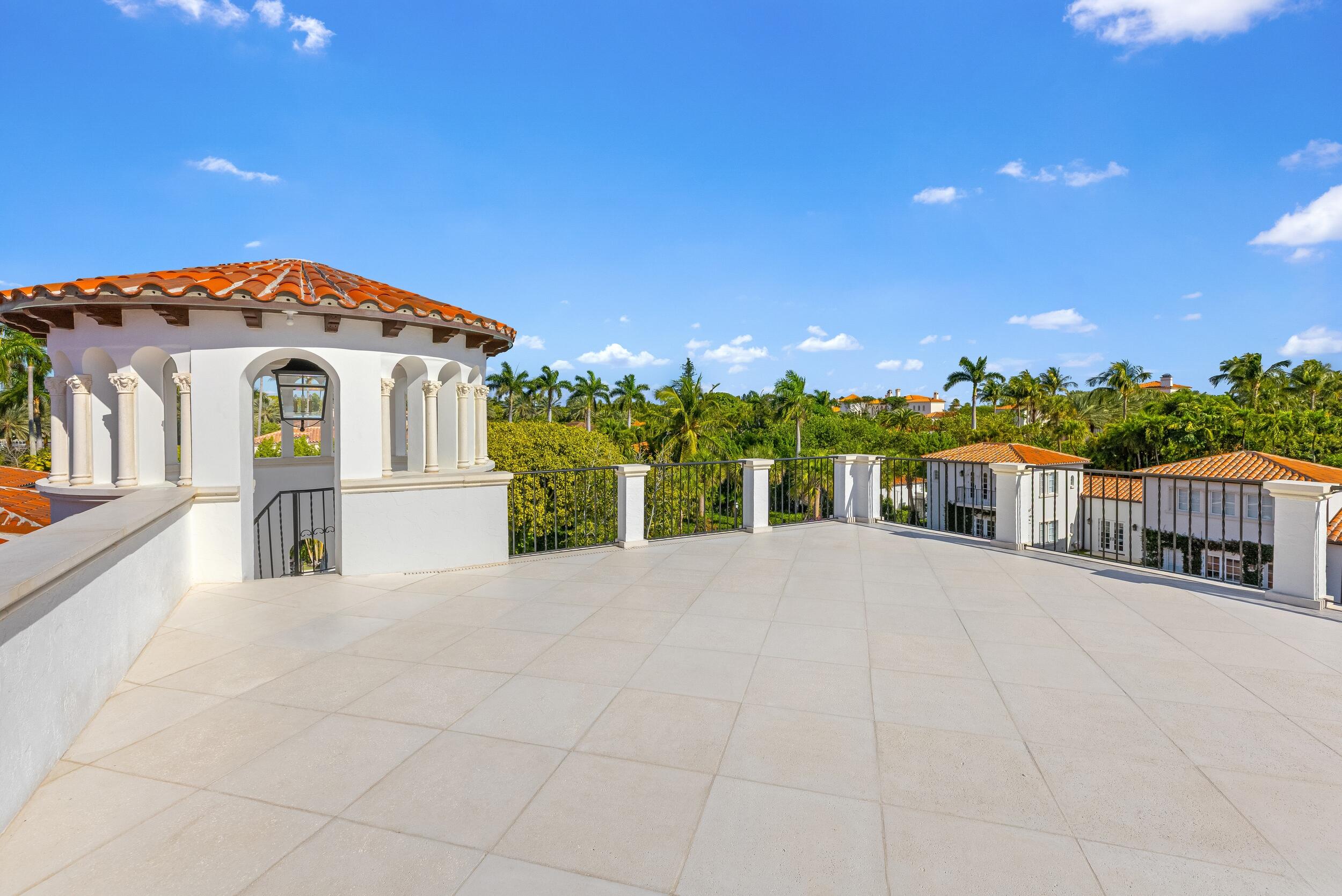 800 S County, Palm Beach FL 33480