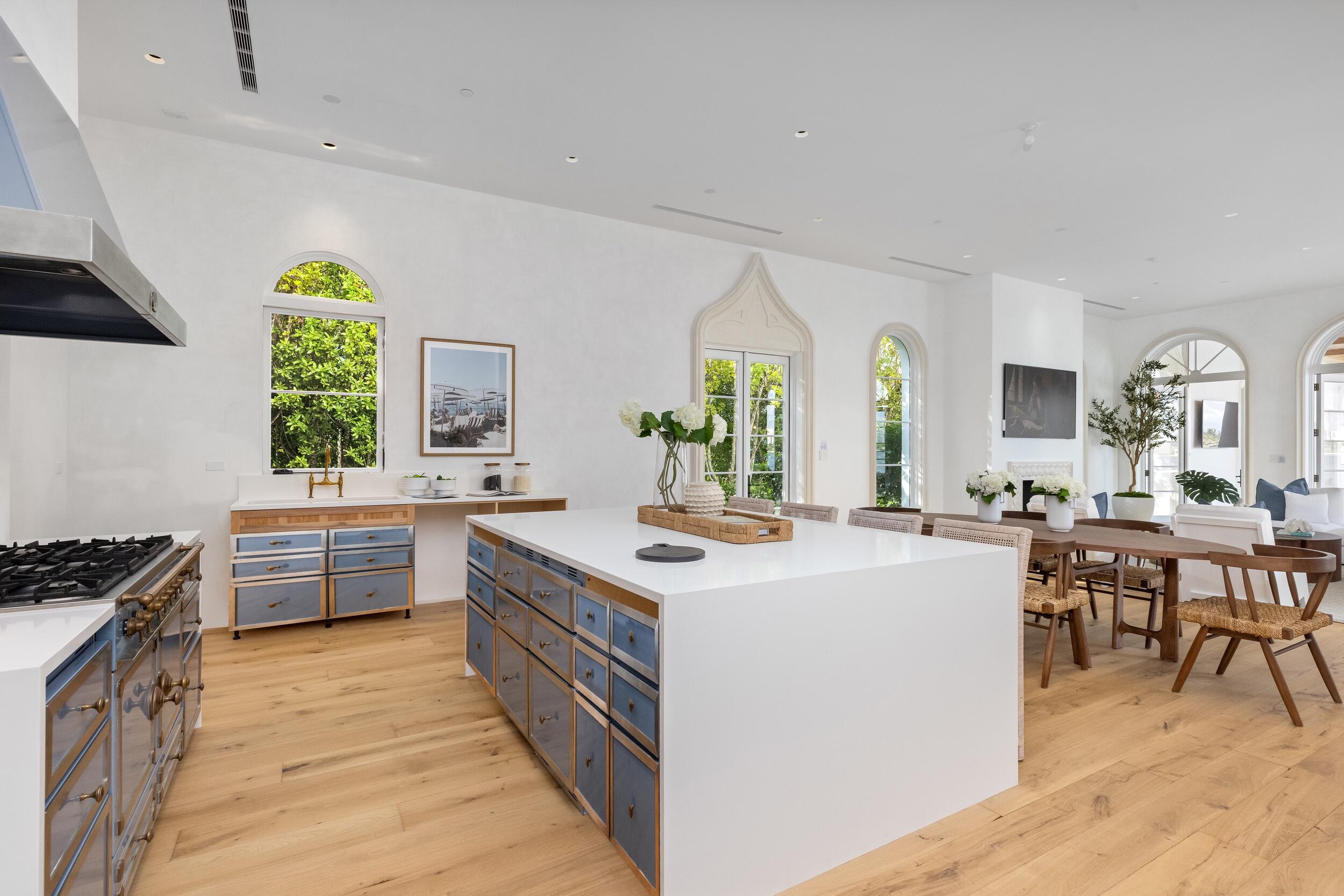 800 S County, Palm Beach FL 33480