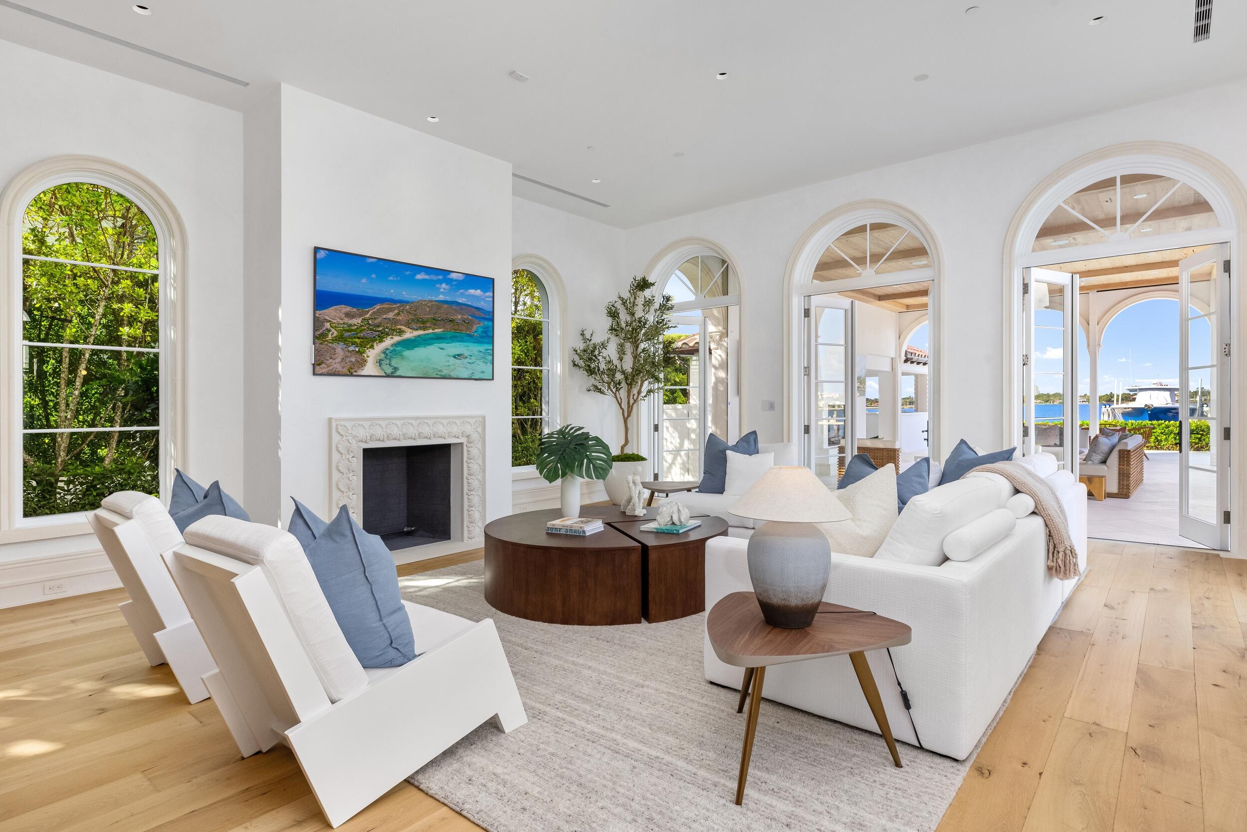 800 S County, Palm Beach FL 33480