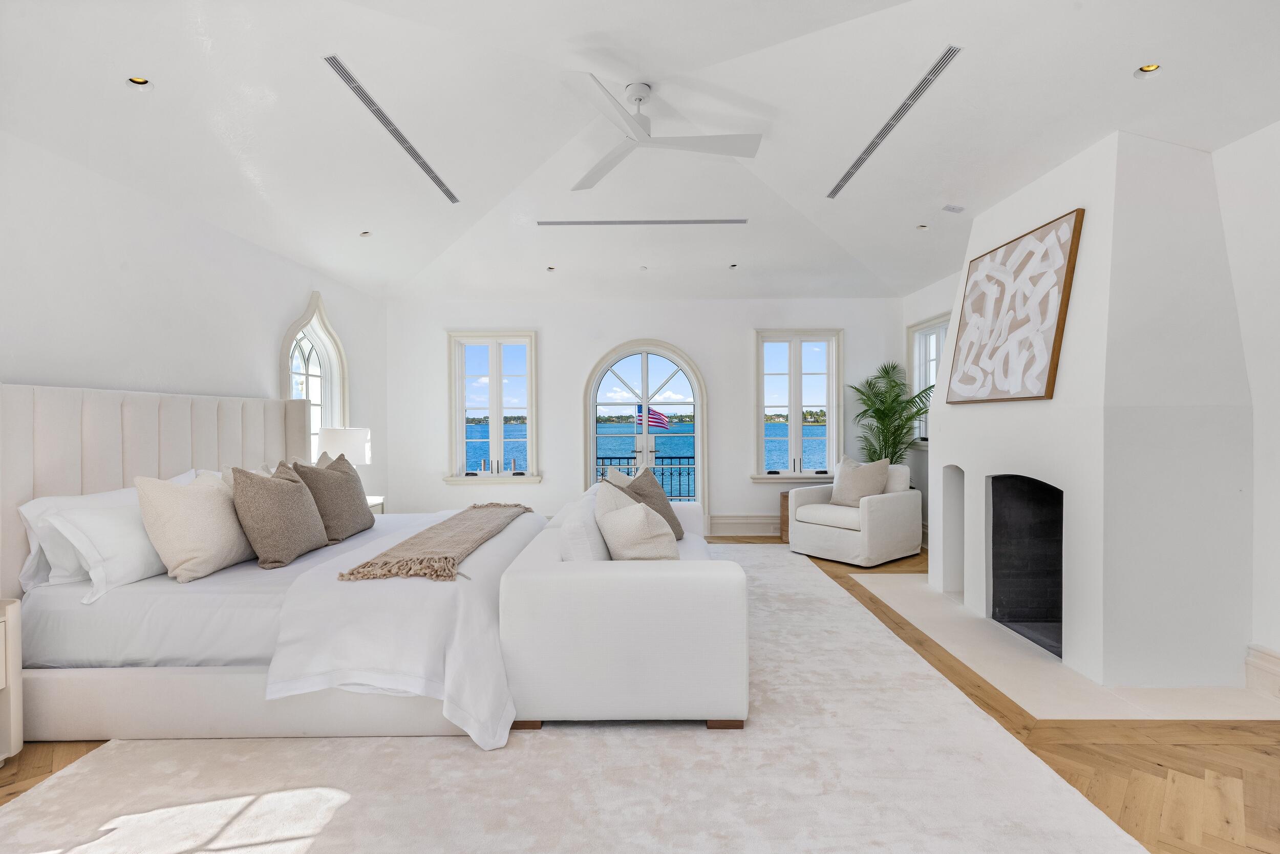 800 S County, Palm Beach FL 33480
