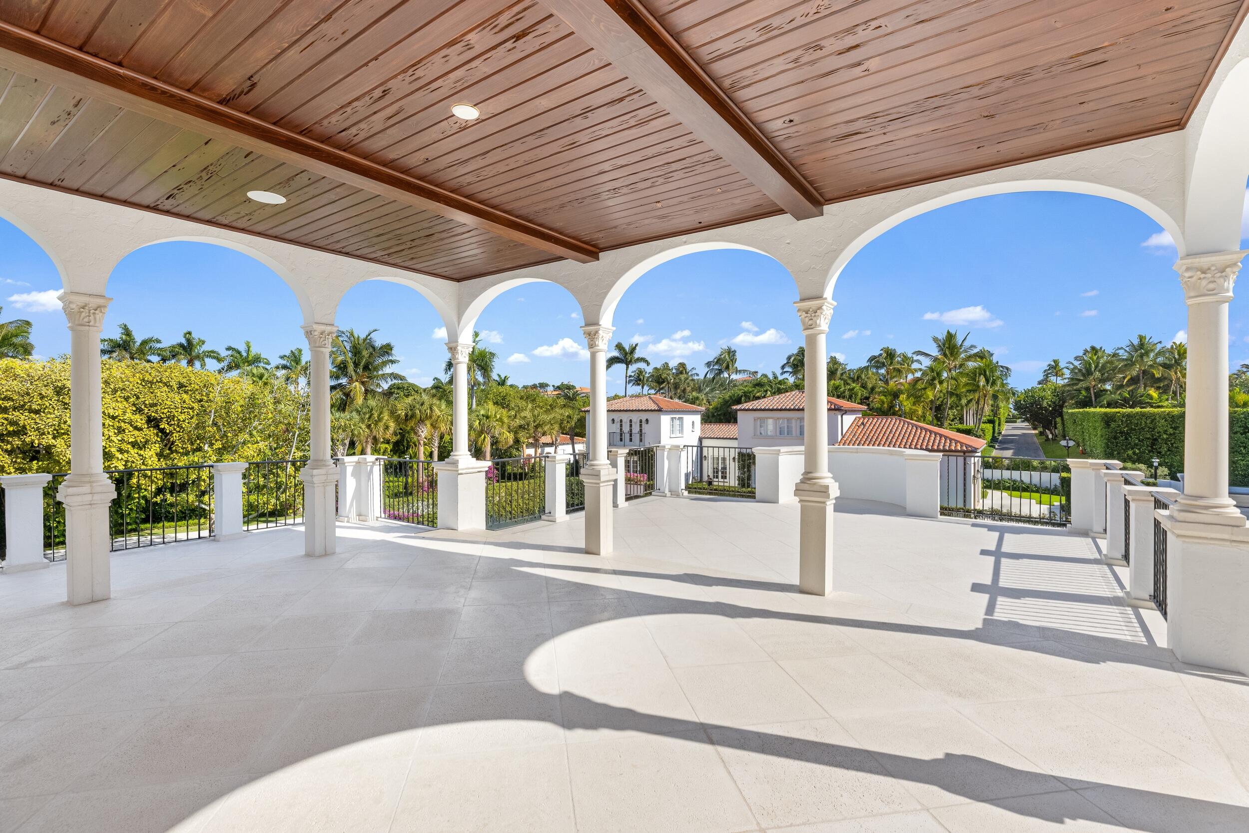800 S County, Palm Beach FL 33480