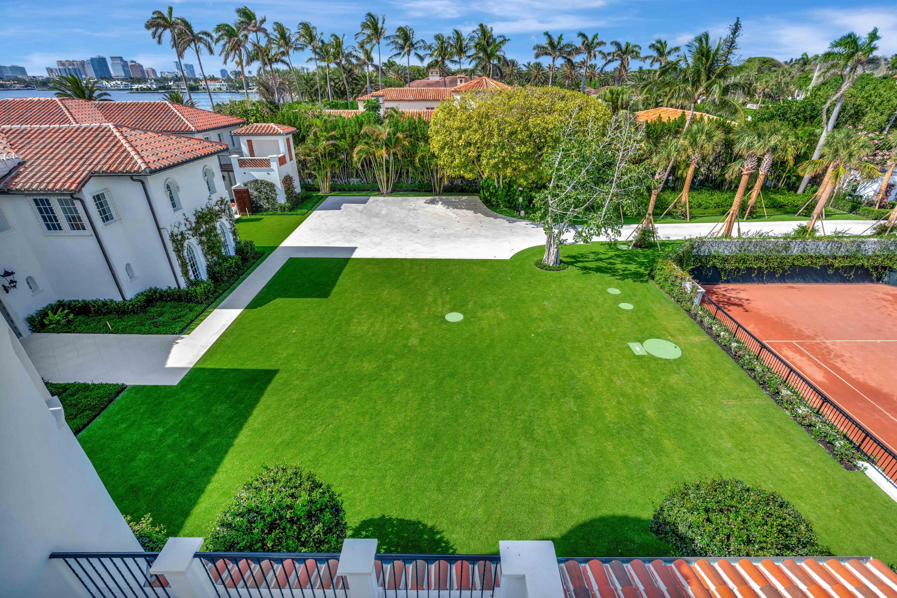 800 S County, Palm Beach FL 33480