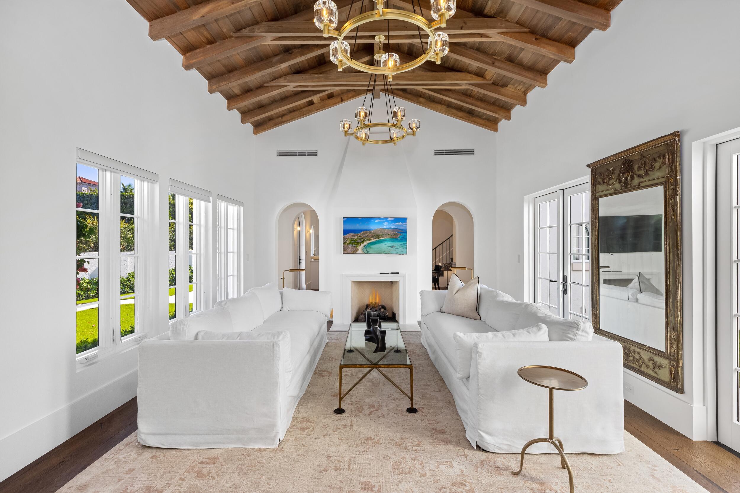 800 S County, Palm Beach FL 33480