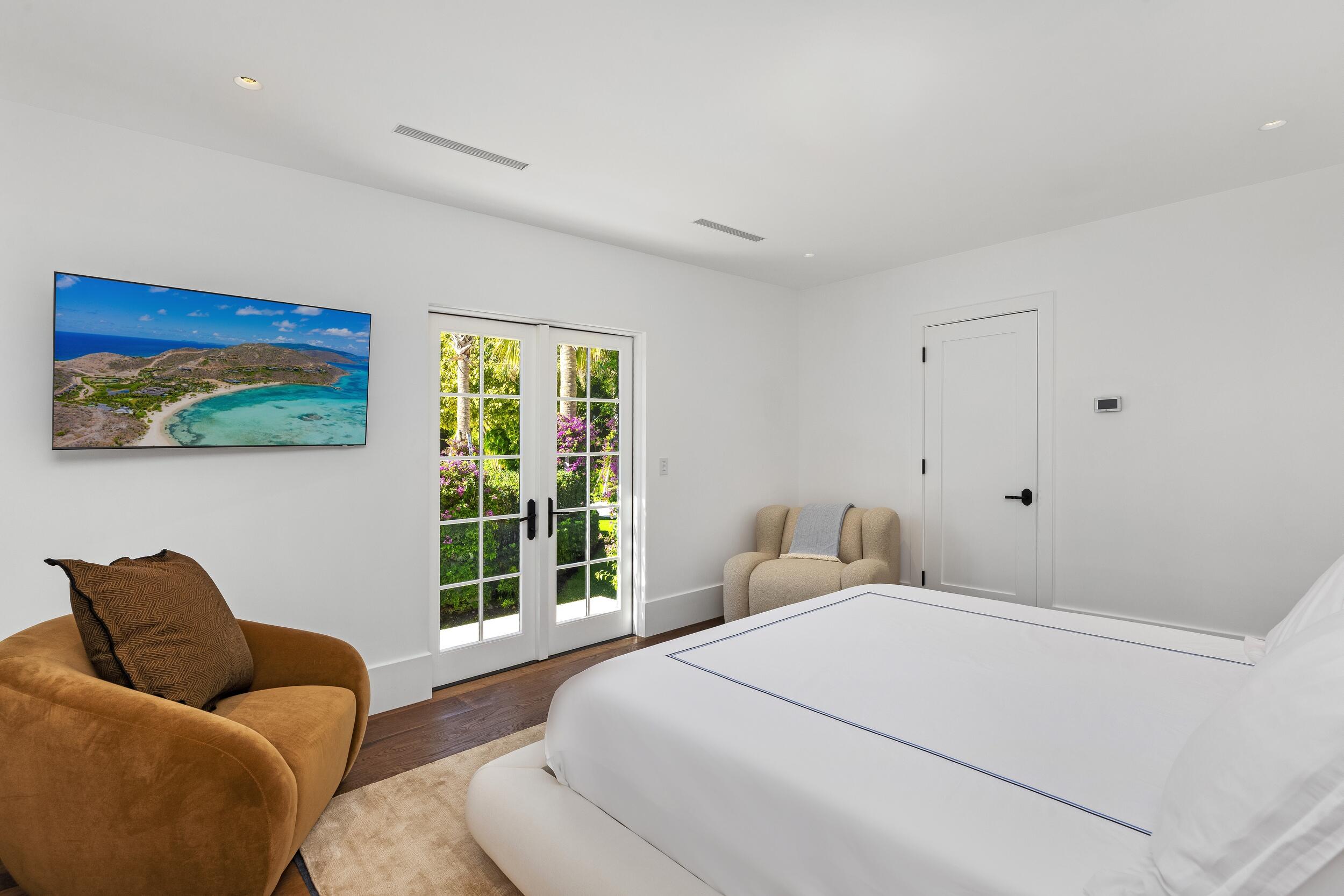 800 S County, Palm Beach FL 33480