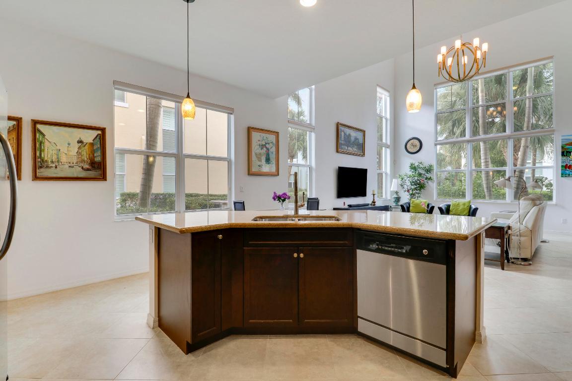 1083 Piccadilly, Palm Beach Gardens FL 33418