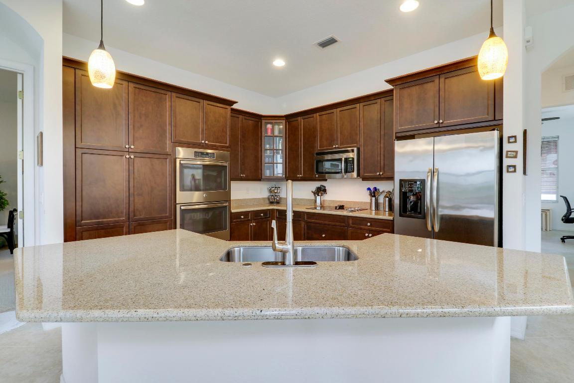 1083 Piccadilly, Palm Beach Gardens FL 33418