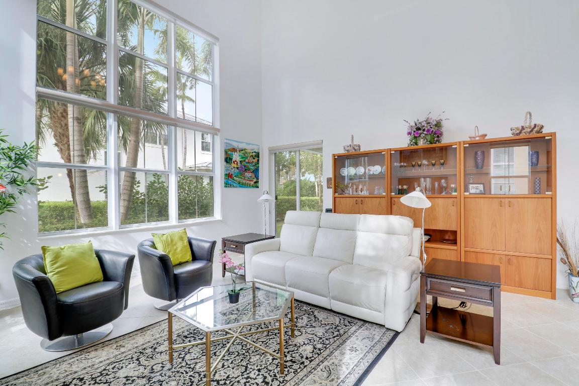 1083 Piccadilly, Palm Beach Gardens FL 33418