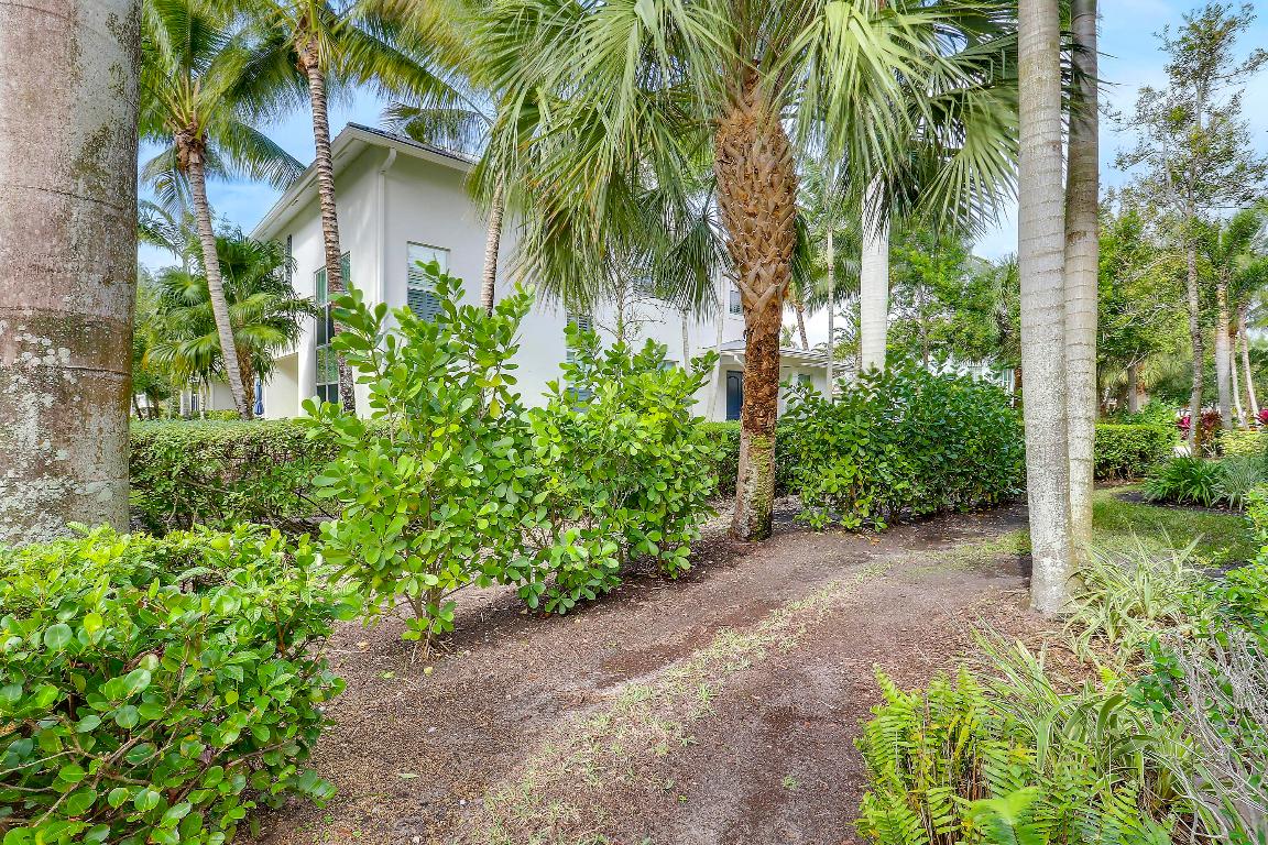 1083 Piccadilly, Palm Beach Gardens FL 33418