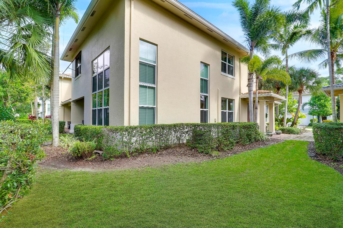 1083 Piccadilly, Palm Beach Gardens FL 33418