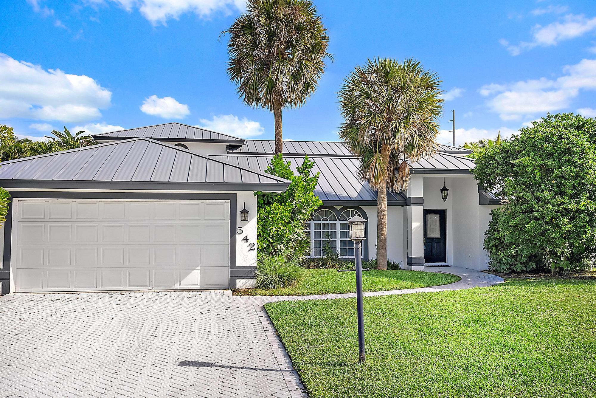 542 N Cypress, Tequesta FL 33469