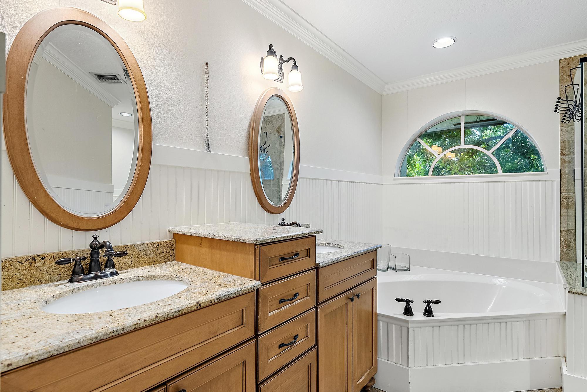 542 N Cypress, Tequesta FL 33469
