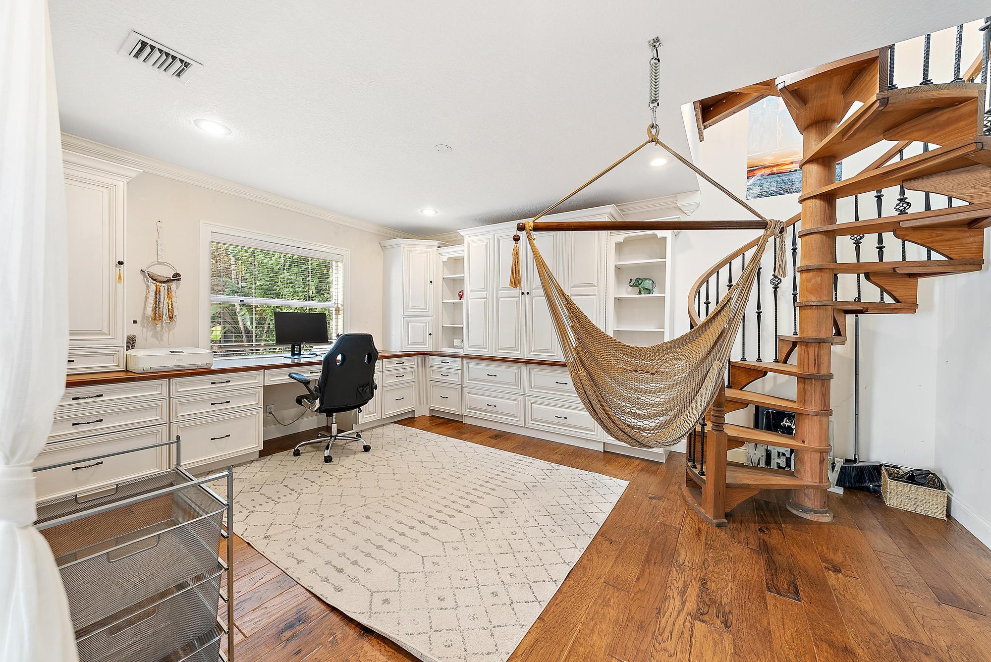 542 N Cypress, Tequesta FL 33469