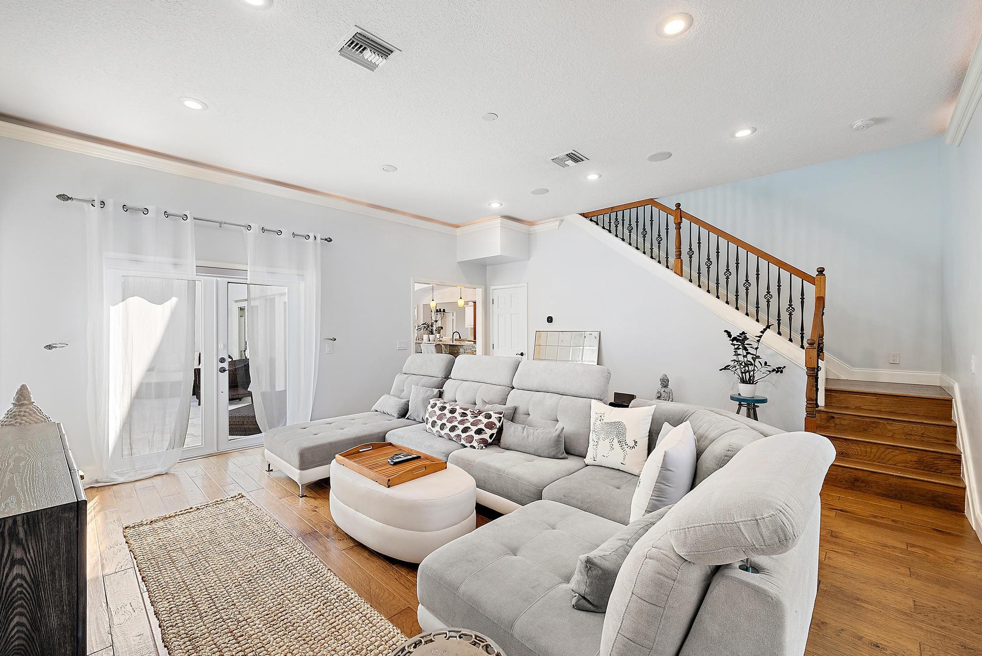 542 N Cypress, Tequesta FL 33469