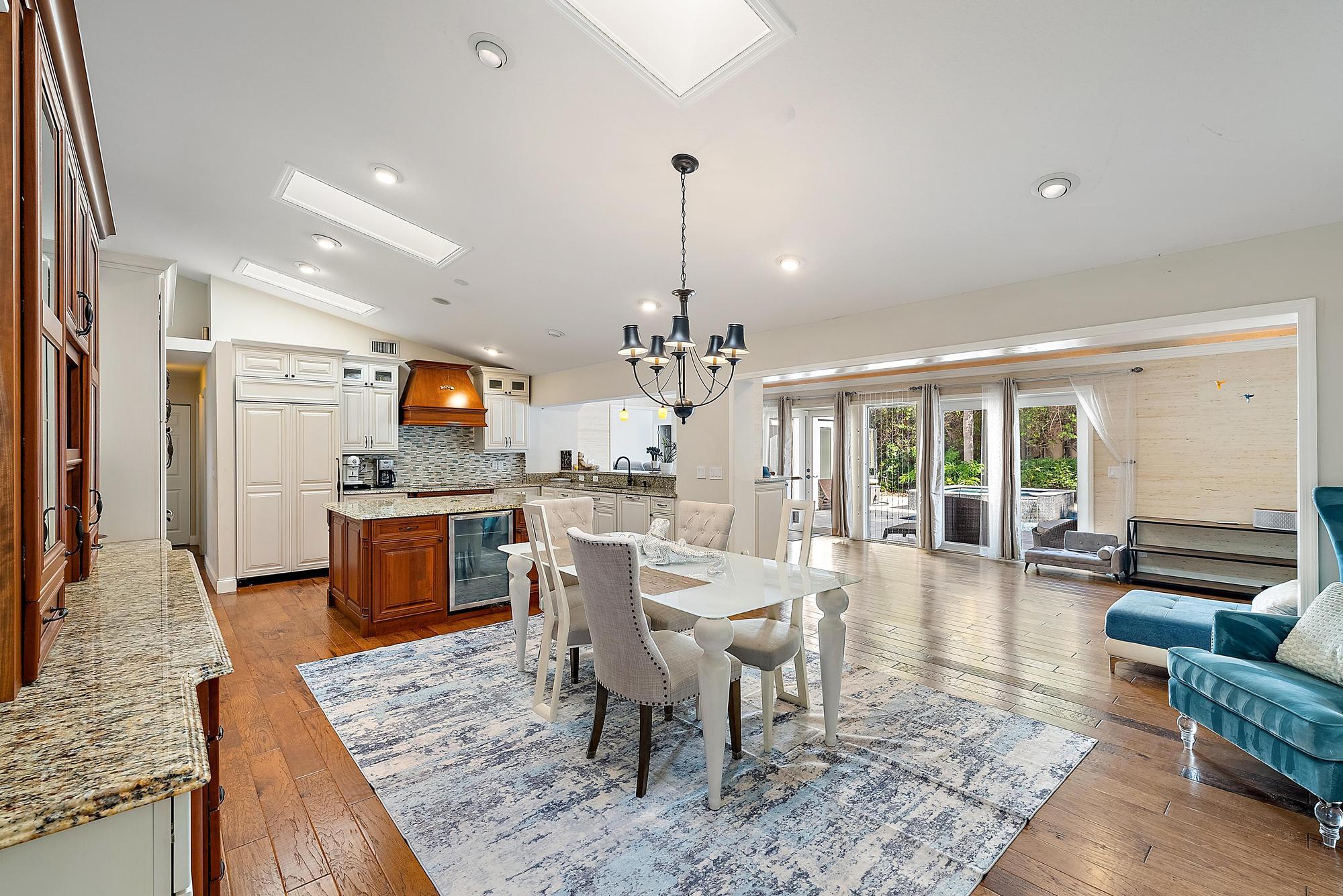 542 N Cypress, Tequesta FL 33469