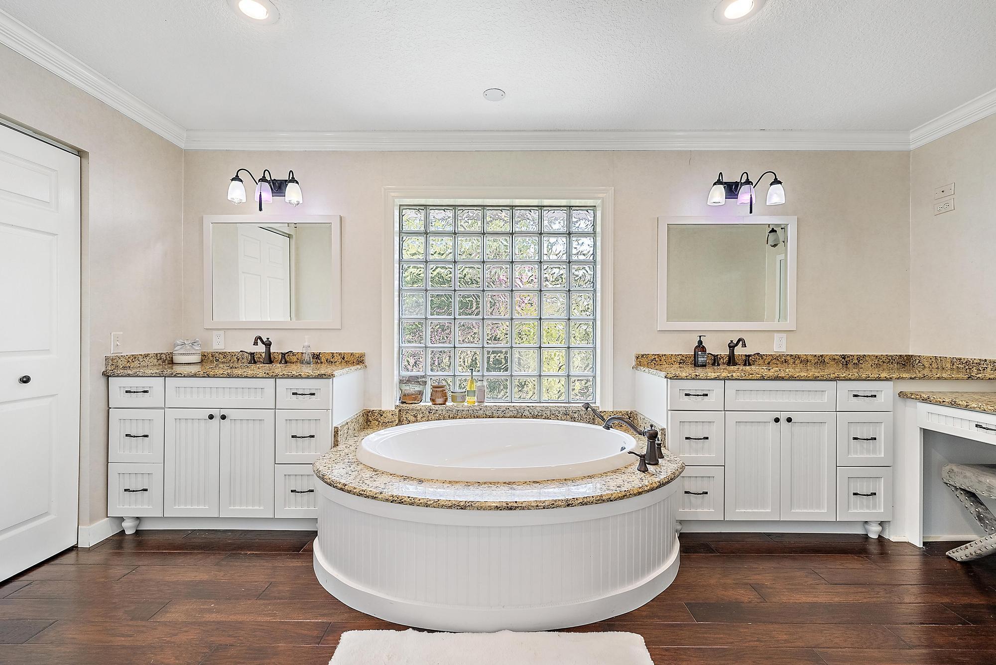 542 N Cypress, Tequesta FL 33469