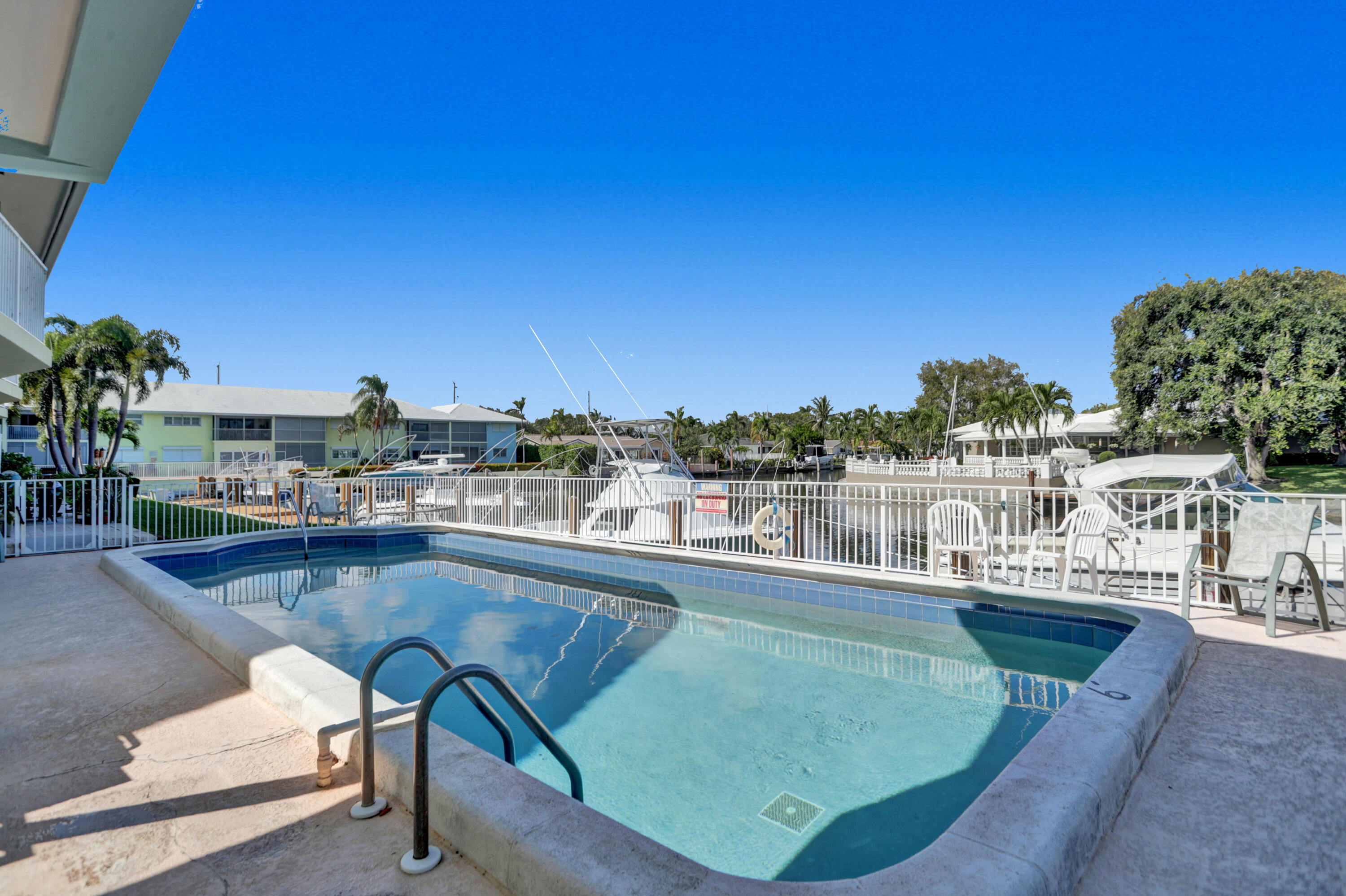 2311 NE 36th #2f, Lighthouse Point FL 33064