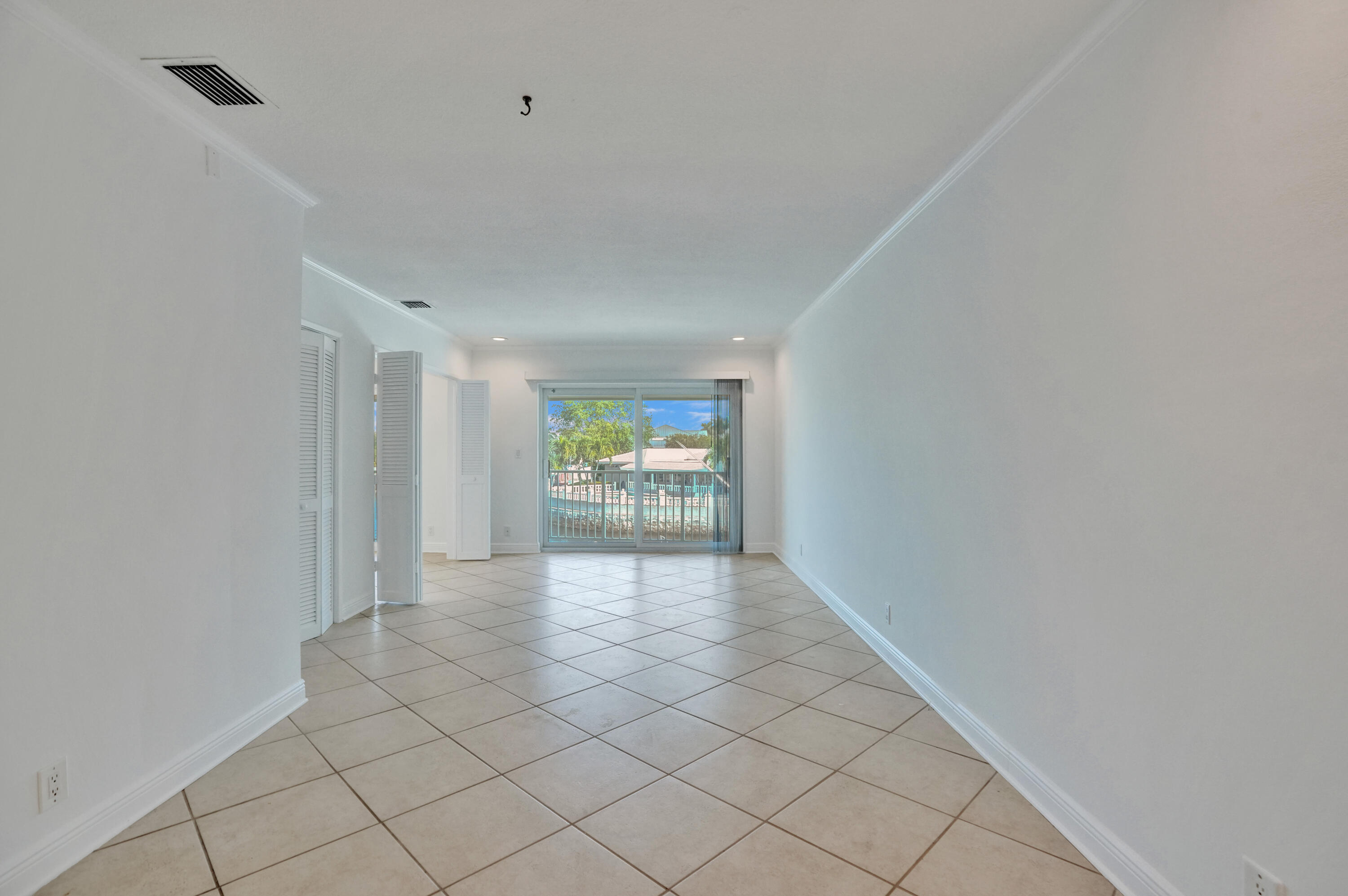 2311 NE 36th #2f, Lighthouse Point FL 33064