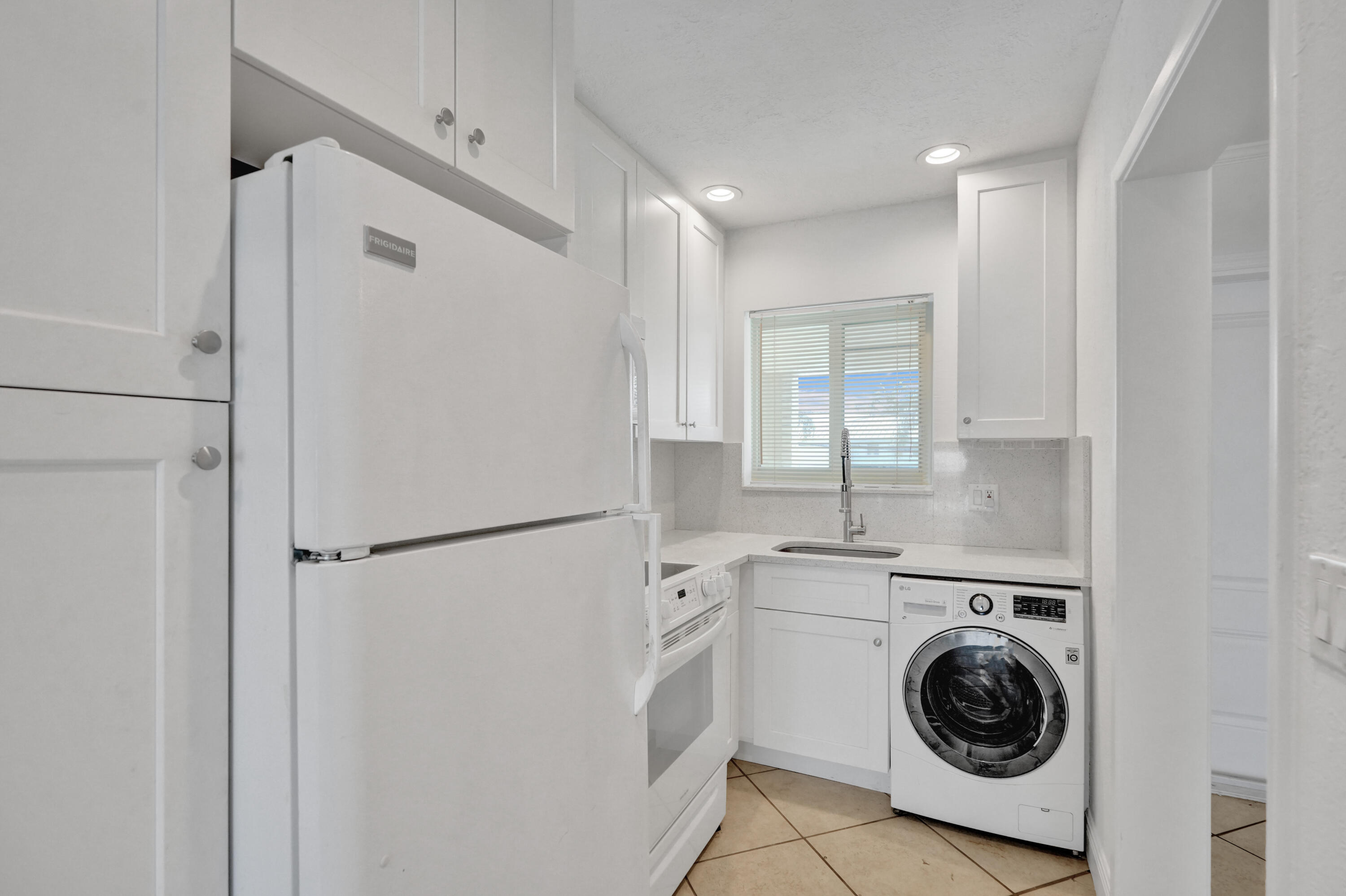 2311 NE 36th #2f, Lighthouse Point FL 33064