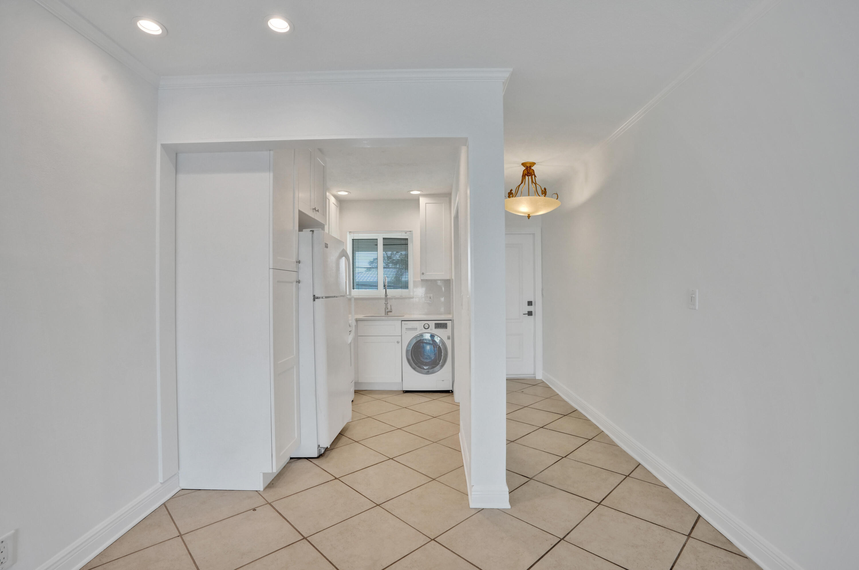 2311 NE 36th #2f, Lighthouse Point FL 33064