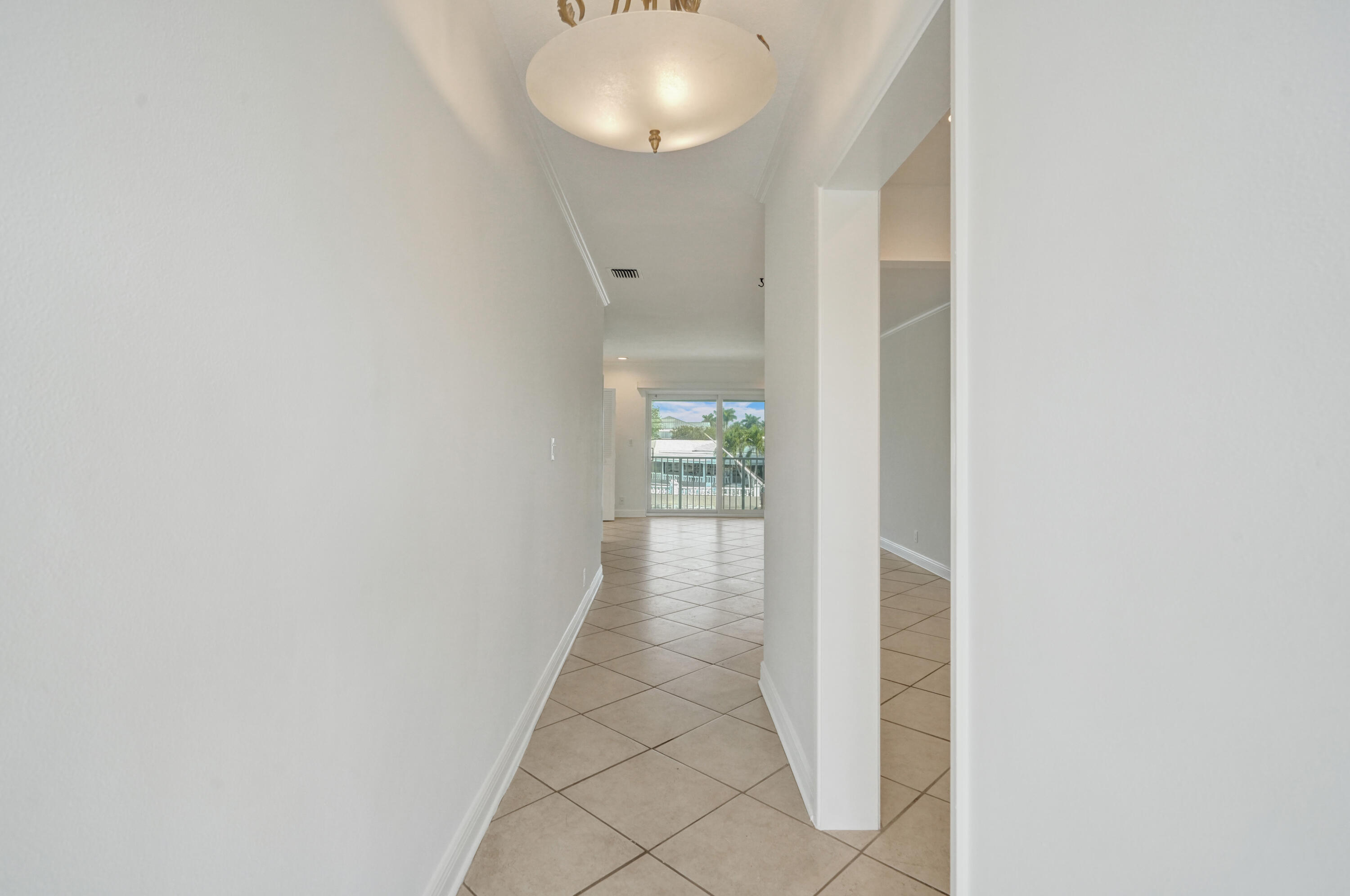 2311 NE 36th #2f, Lighthouse Point FL 33064