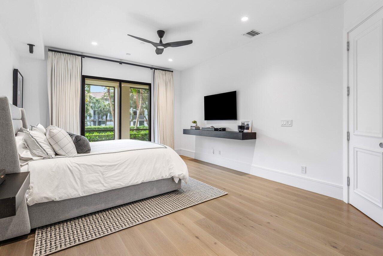 7383 Orangewood #501, Boca Raton FL 33433