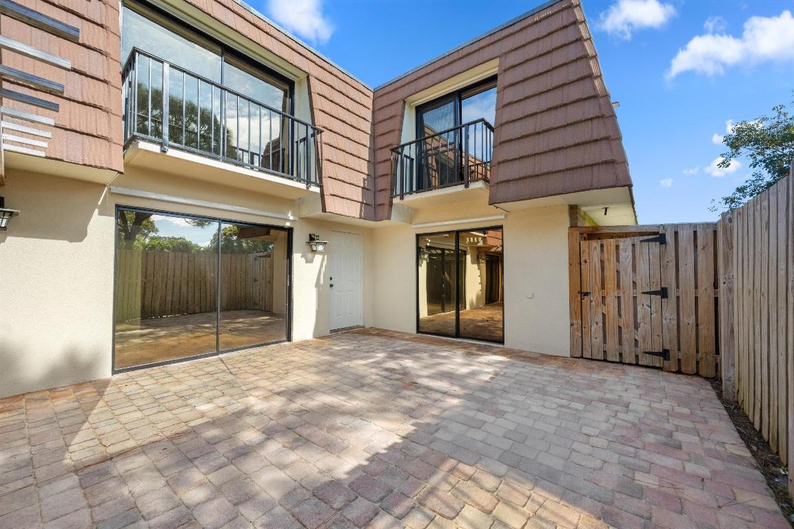 1907 19th, Palm Beach Gardens FL 33418
