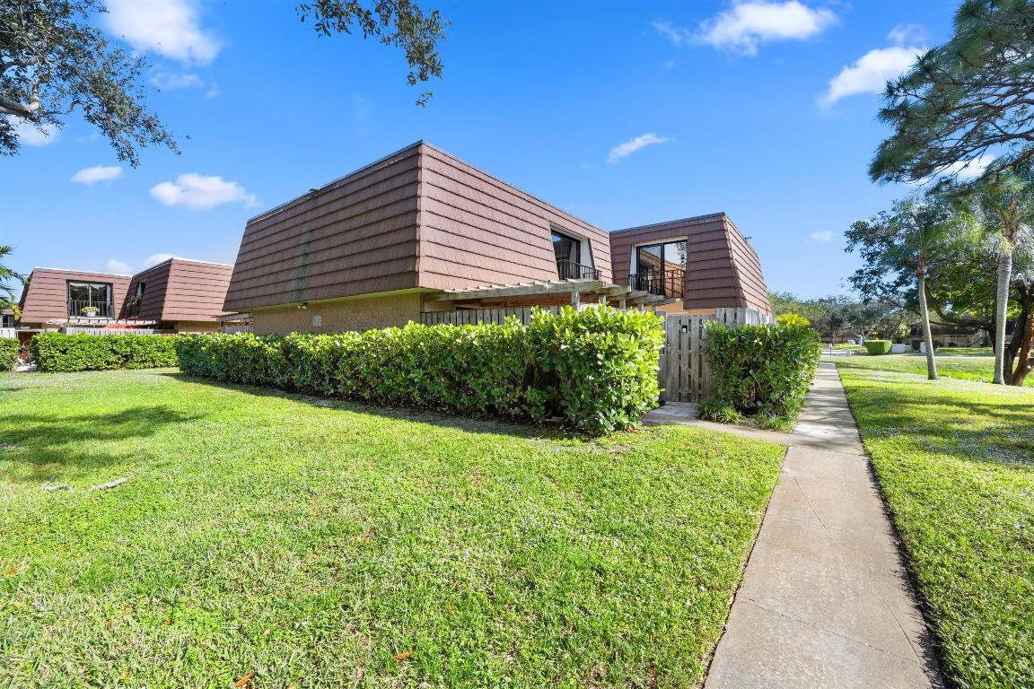1907 19th, Palm Beach Gardens FL 33418
