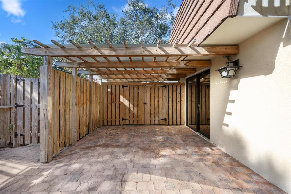 1907 19th, Palm Beach Gardens FL 33418