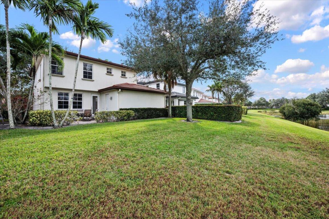 647 Castle, Palm Beach Gardens FL 33410