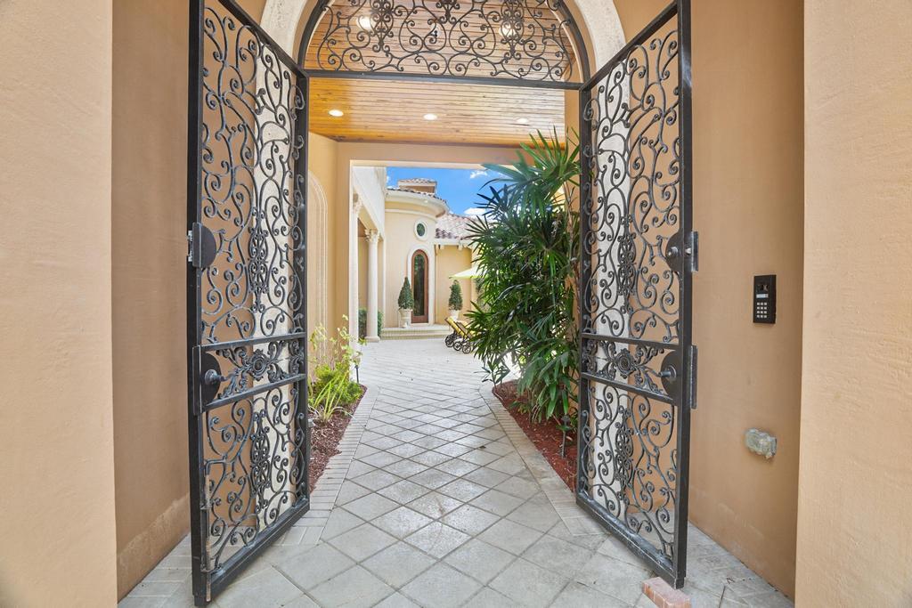 17542 Grand Este, Boca Raton FL 33496