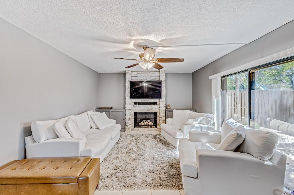 423 4th, Palm Beach Gardens FL 33410