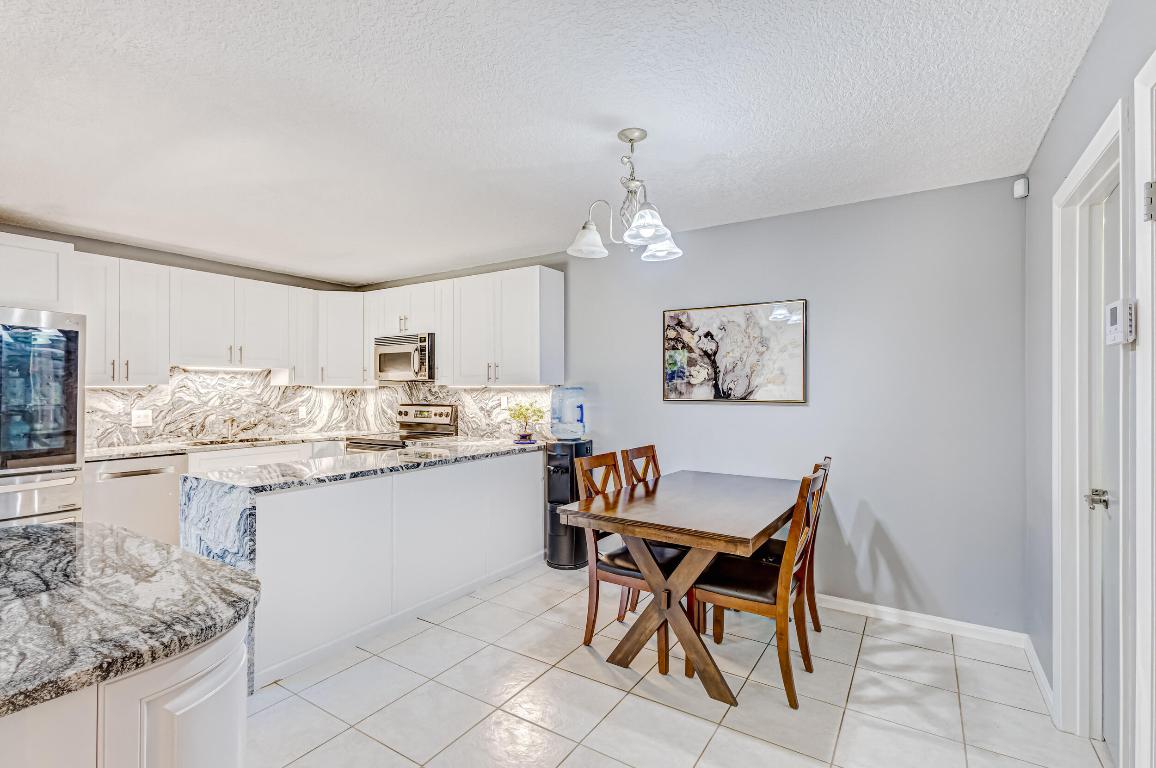 423 4th, Palm Beach Gardens FL 33410