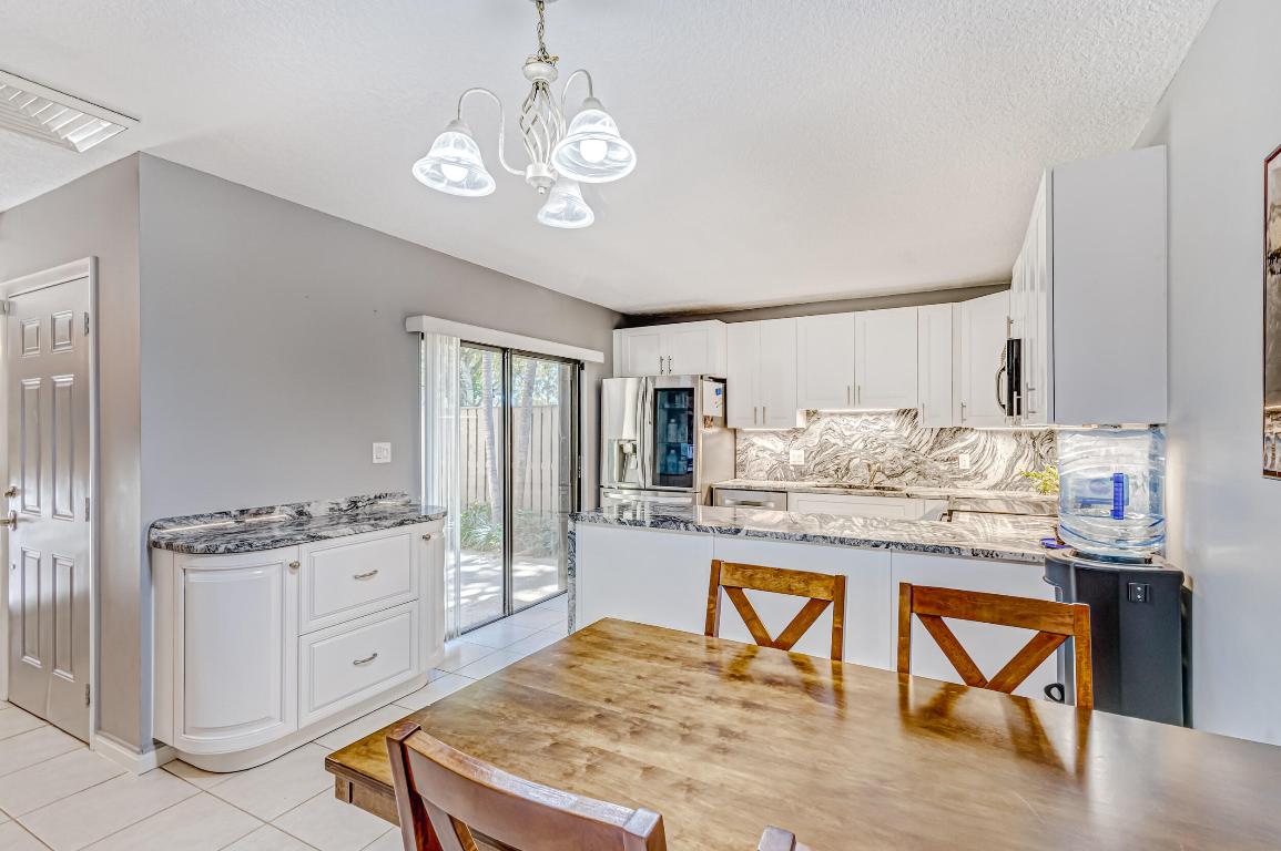 423 4th, Palm Beach Gardens FL 33410