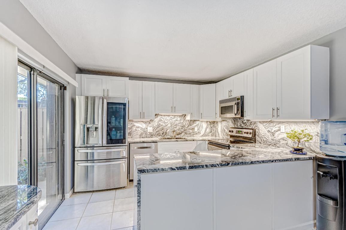 423 4th, Palm Beach Gardens FL 33410
