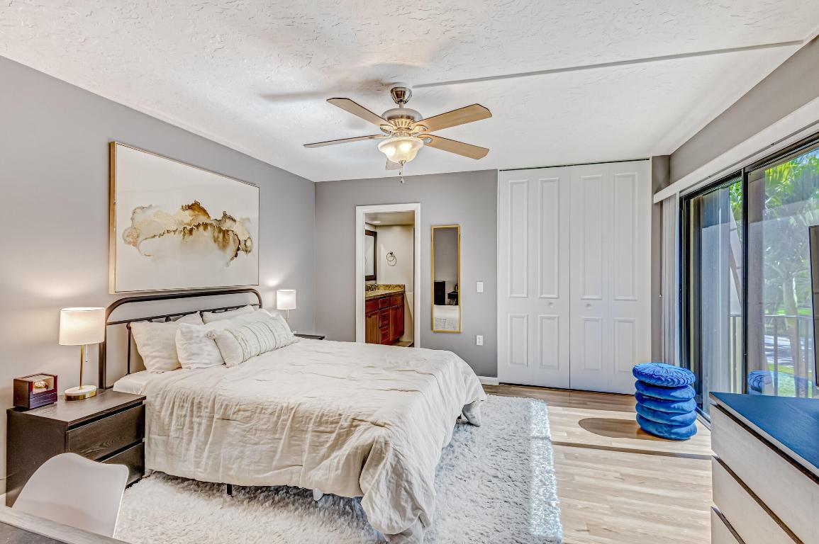 423 4th, Palm Beach Gardens FL 33410